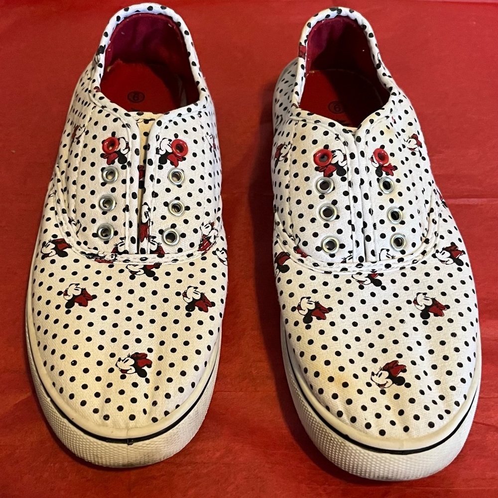 Disney Minnie Mouse Polka Dot Women’s Sneakers size 9
